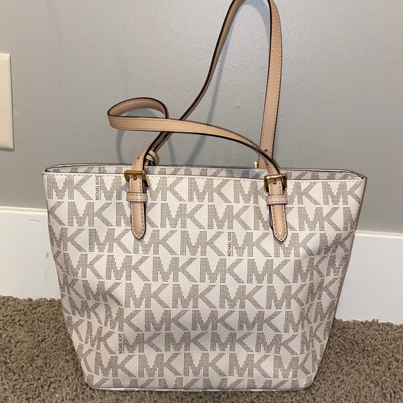 Michael Kors tote purse, MK design - Picture 4 of 9